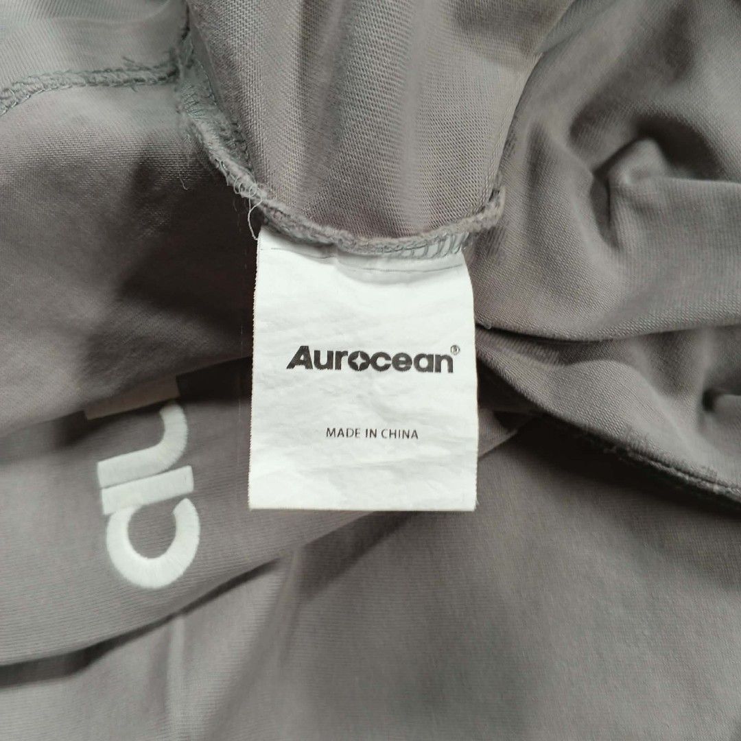 Auro ocean Shirt (Category: Formal Shirts) located in Manila. Submitted by thriftinefolife (Listing ID 1462542375, Image 2). Description: Size 1 / Xxl Fittings Excellent Condition.