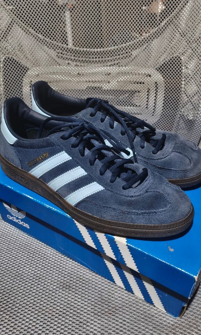 Authentic Adidas Spezial Collegiate Navy (Category: Casual Shoes) located in Manila. Submitted by puremountain-b03f (Listing ID 1462442105, Image 3). Description: Authentic Adidas Spezial Collegiate Navy Colorway (Size 9 US) Lightly Used Still a clean pair and good condition RFS: Decluttering.