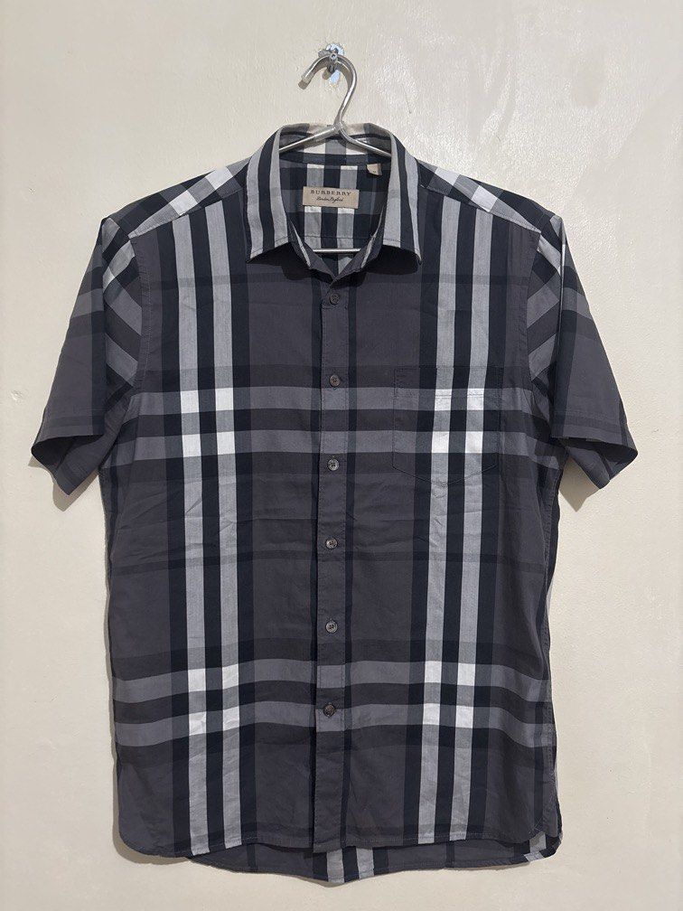 Authentic Burberry Polo (Category: Tshirts & Polo Shirts ) located in Muntinlupa City. Submitted by owrayttttt (Listing ID 1462544678, Image 1). Description: - Authentic Burberry Polo - Medium on tag - Actual Dimes is 21x27 - Complete tags - Free shipping via j&t.