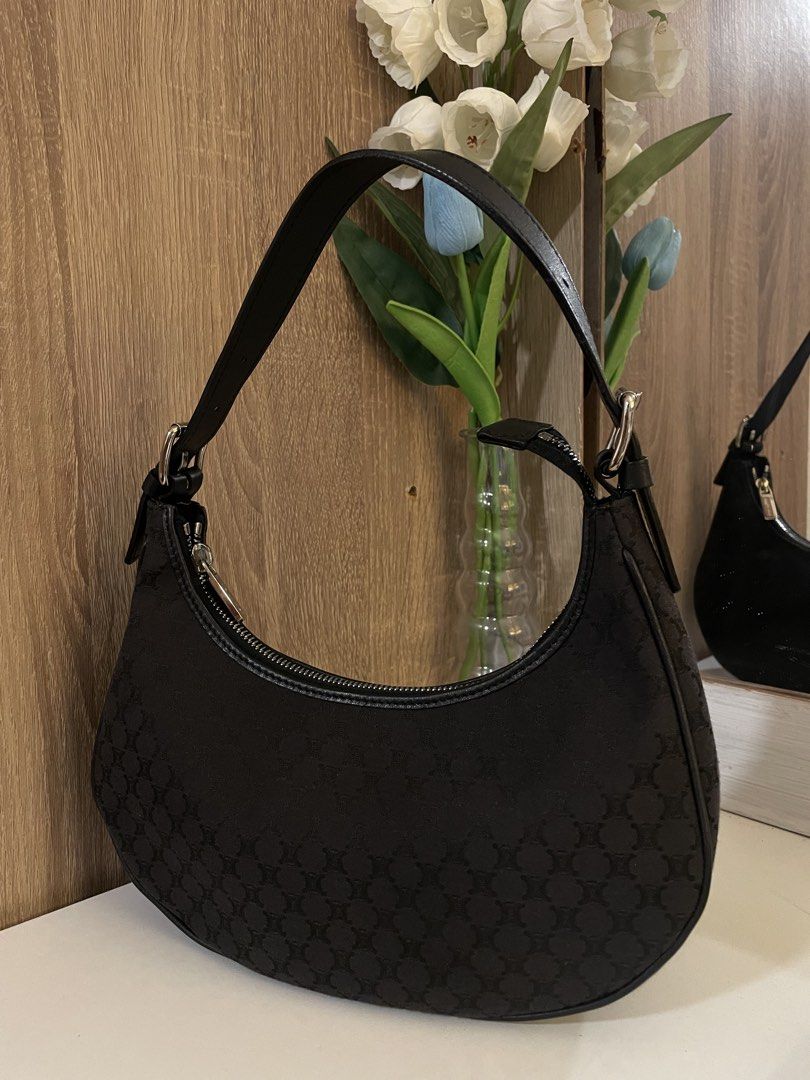Authentic Celine Hobo Nag (Category: Luxury Bags & Wallets) located in Tarlac. Submitted by ijiro_decluttering (Listing ID 1462654288, Image 1). Description: Super Ganda. No issue. Period hehe. Free shipping and slightly negotiable Pa naman. .