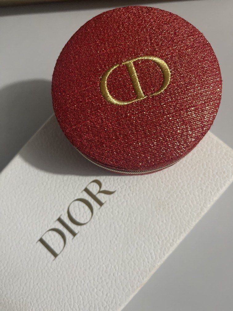 AUTHENTIC CHRISTIAN DIOR VIP GIFT COSMETIC CASE (Category: Accessory Holder, Box & Organizers) located in Makati City. Submitted by girlydy (Listing ID 1462639537, Image 1). Description: -LEGIT CDIOR 100% -GIFT (VIP CLIENT) -DOESN’T INCLUDE DIOR BOX.