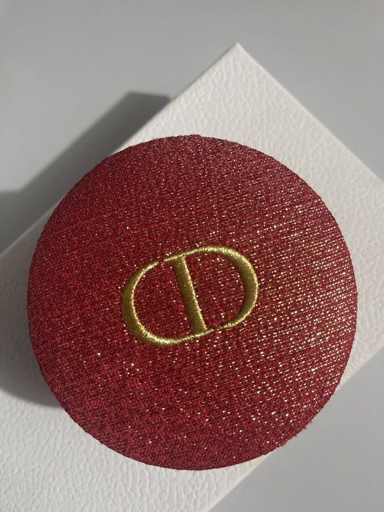 AUTHENTIC CHRISTIAN DIOR VIP GIFT COSMETIC CASE (Category: Accessory Holder, Box & Organizers) located in Makati City. Submitted by girlydy (Listing ID 1462639537, Image 2). Description: -LEGIT CDIOR 100% -GIFT (VIP CLIENT) -DOESN’T INCLUDE DIOR BOX.