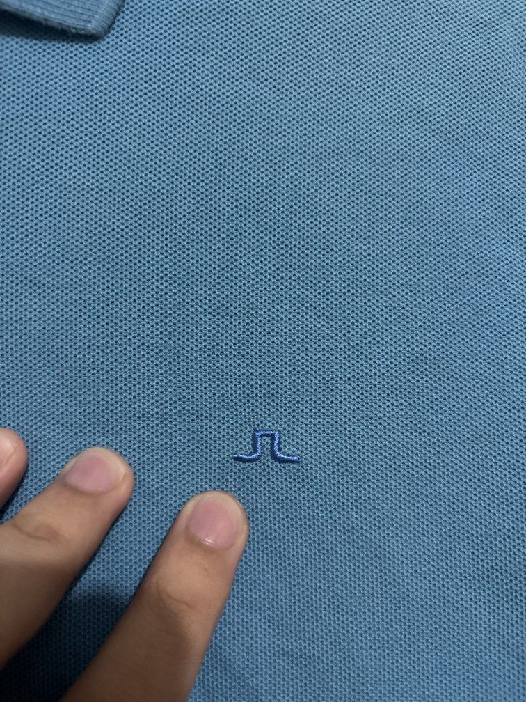 Authentic J Lindeberg (Category: Tshirts & Polo Shirts ) located in Muntinlupa City. Submitted by owrayttttt (Listing ID 1462592225, Image 2). Description: - Authentic J Lindeberg polo shirt - Dimes 21x27 - Complete tags - Free shipping via j&t.