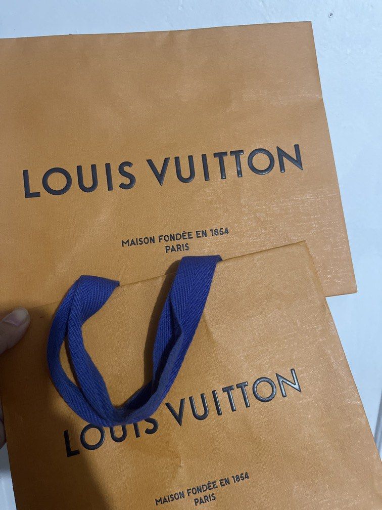 AUTHENTIC LOUIS VUITTON PAPERBAGS TAKE BOTH (Category: Gift Baskets & Hampers) located in Makati City. Submitted by girlydy (Listing ID 1462637832, Image 2). Description: .