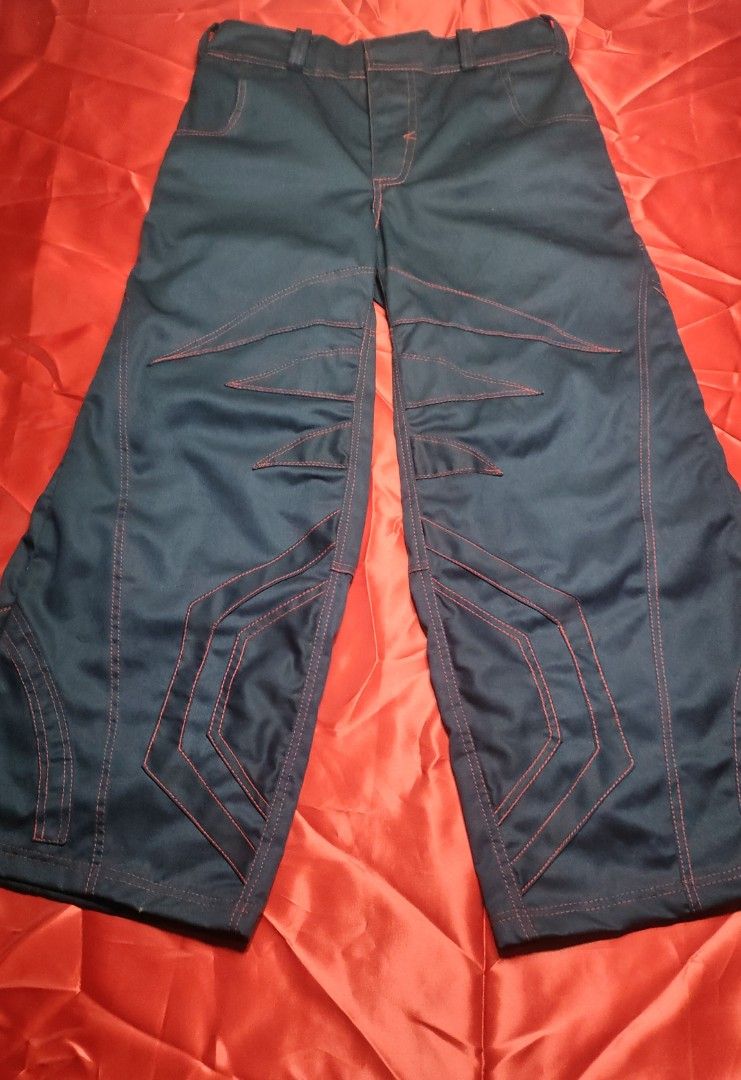 Baggy pants (Category: Jeans) located in Pandi. Submitted by jeffreysflores17 (Listing ID 1462569562, Image 2). Description: 2 pairs left. 1 block, 1 Navy blue..