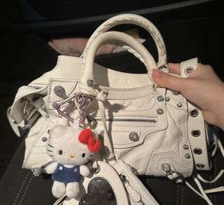 （分類：）位於 。 由 societyinfame 提交（商品編號 1462562164，圖片 1）。簡介： 。