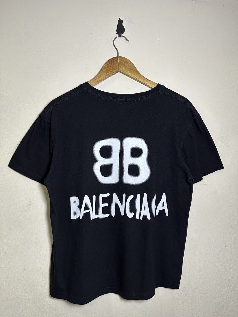 Balenciaga Tshirt Boxy type/Crop (Category: Tshirts & Polo Shirts ) located in Manila. Submitted by bosseb1 (Listing ID 1462543237, Image 2). Description: .