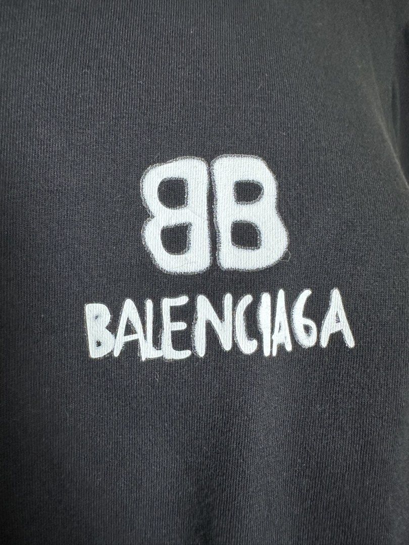 Balenciaga Tshirt Boxy type/Crop (Category: Tshirts & Polo Shirts ) located in Manila. Submitted by bosseb1 (Listing ID 1462543237, Image 3). Description: .