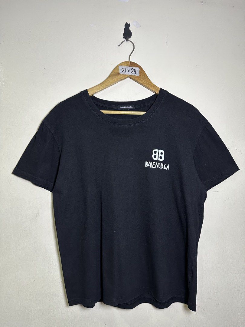 Balenciaga Tshirt Boxy type/Crop (Category: Tshirts & Polo Shirts ) located in Manila. Submitted by bosseb1 (Listing ID 1462543237, Image 1). Description: .