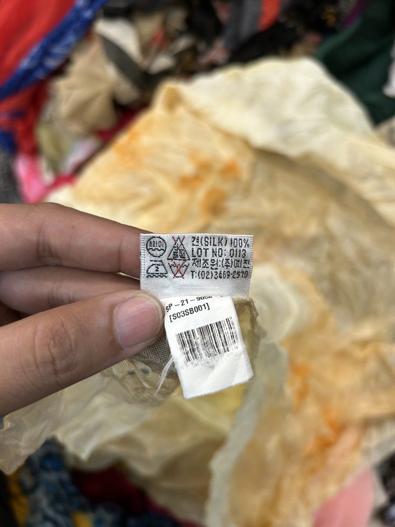 Balmain Paris Scarf (Category: Other Accessories) located in Makati City. Submitted by roldanamparo (Listing ID 1462444697, Image 3). Description: .