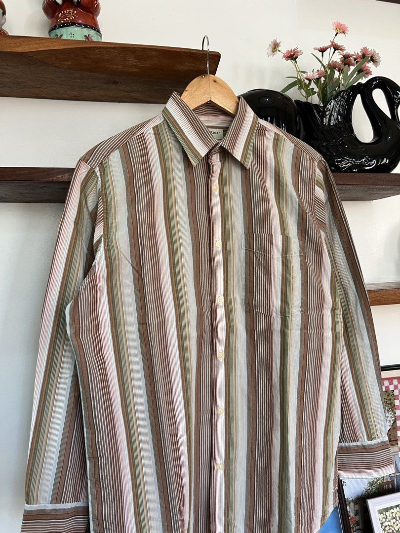 BANANA REPUBLIC VERTICAL STRIPES LONG SLEEVE (Category: Formal Shirts) located in Solano. Submitted by aljoners (Listing ID 1462607761, Image 2). Description: Size: S Width: 22 Length: 29 Color rate: 10/10 Condition: 10/10 Issue/s: None “Color may vary due to lighting”.