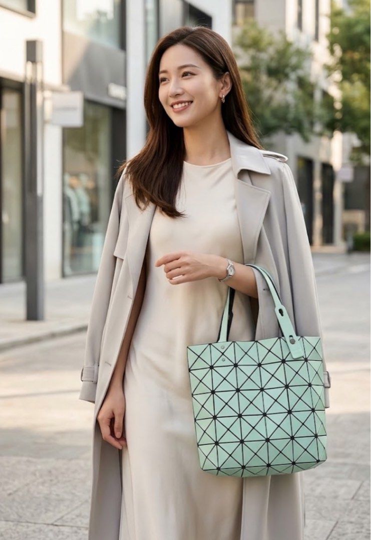 BAO BAO ISSEY MIYAKE LUCENT TOTE BAG (Category: Tote Bags) located in Davao. Submitted by ronz31 (Listing ID 1462610360, Image 1). Description: PTPA/FS BAOBAO ISSEY MIYAKE LUCENT TOTE BAG ADJUSTABLE SLING COMPLETE TAG & WASHTAG VGOOD CONDI 9/10 DM📩.