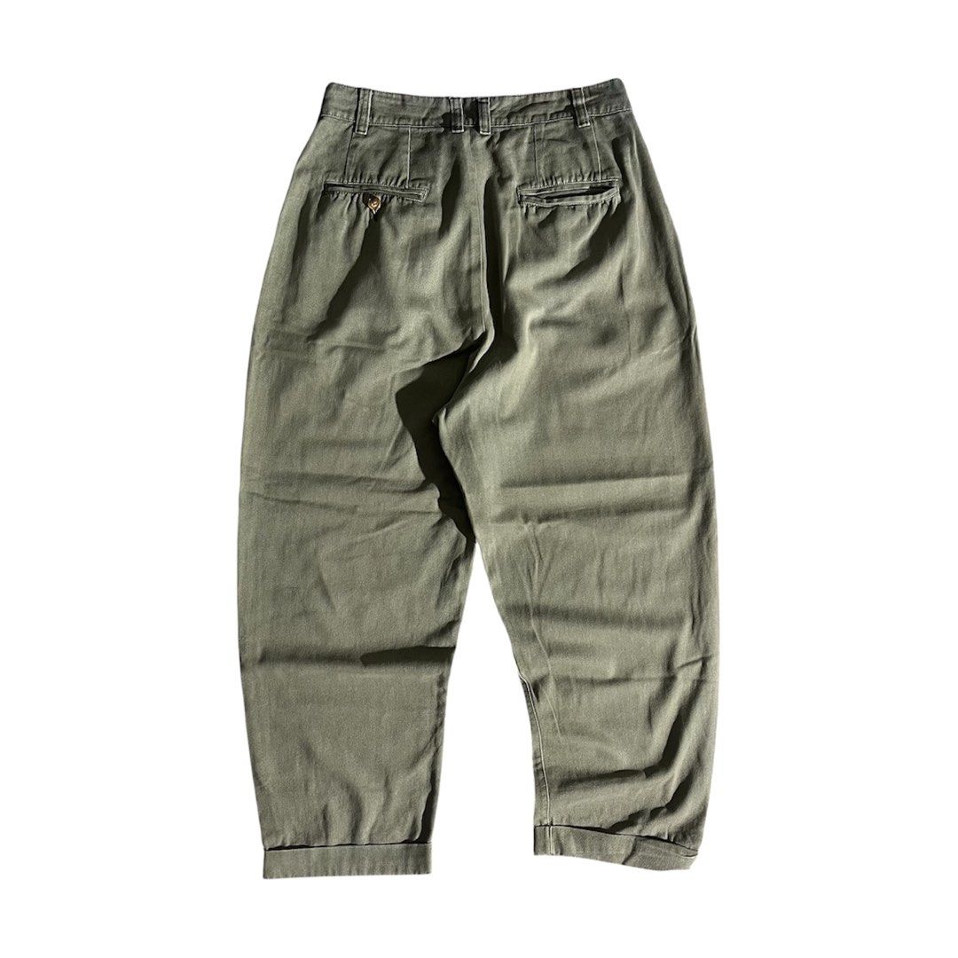 Beams Plus Pleated Chino Pants (Category: Chinos) located in Daraga. Submitted by th3cliquejunks (Listing ID 1462464808, Image 2). Description: Beams Plus Pleated Chino Pants Tagged Size: Small Condition: 9/10 Color rate: 9/10 No major flaw Made in: Japan Measurement: Waist: 30” Length: 36” Hem: 7.5” - 2,000 Dm!.