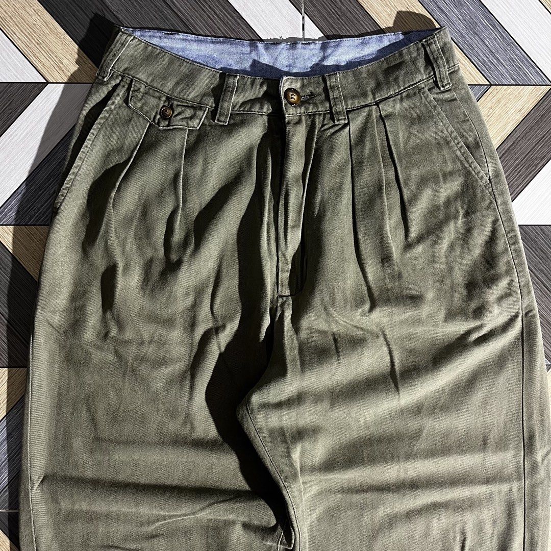 Beams Plus Pleated Chino Pants (Category: Chinos) located in Daraga. Submitted by th3cliquejunks (Listing ID 1462464808, Image 3). Description: Beams Plus Pleated Chino Pants Tagged Size: Small Condition: 9/10 Color rate: 9/10 No major flaw Made in: Japan Measurement: Waist: 30” Length: 36” Hem: 7.5” - 2,000 Dm!.