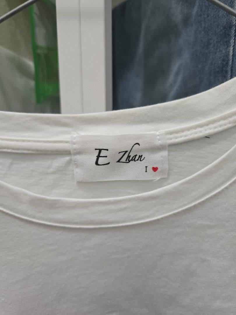 Bear White Shirt (Category: Shirts) located in Agoncillo. Submitted by ariannacvii (Listing ID 1462442696, Image 2). Description: 👚 Pre-Loved Bear White Shirt — ₱85 I’m currently decluttering my wardrobe and letting go of some of my pre-loved clothes! 🤍 • Size: Free Size • Brand: No Brand • Condition: Lightly Used • Price: ₱85 ✨ Perfect for casual, everyday outfits and easy to style! 📌 IMPORTANT NOTE: Some of my clothes have been stored and un