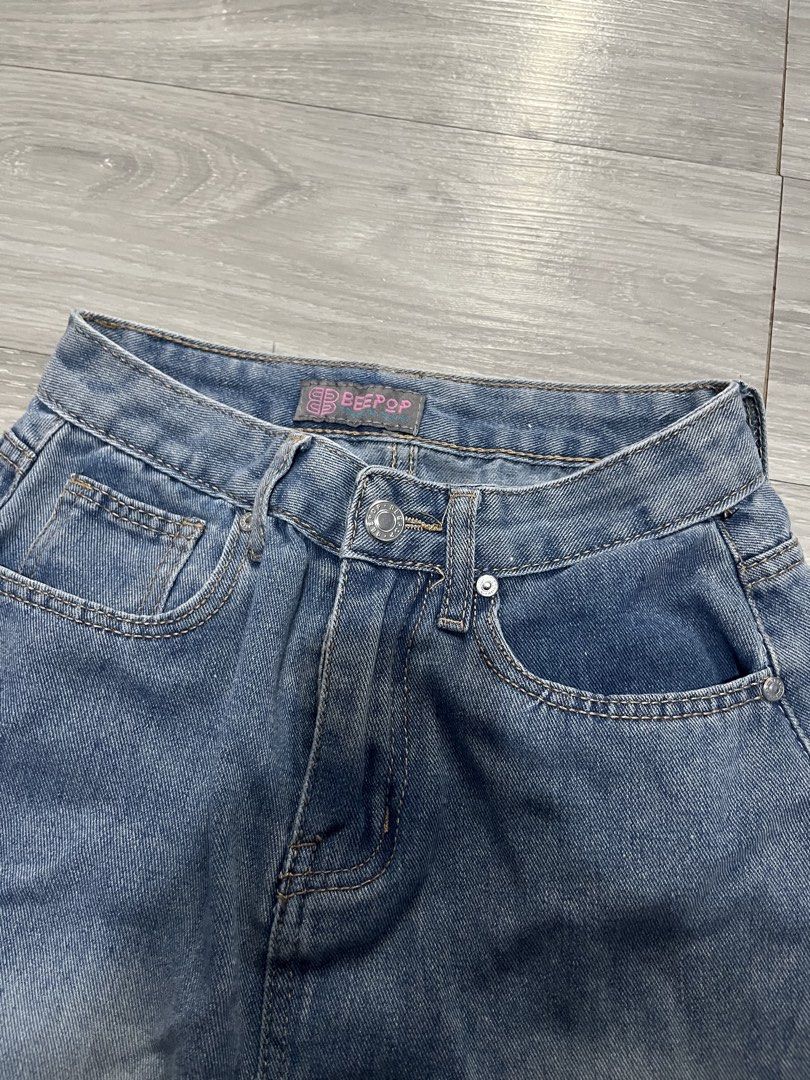 BEEFPOP Blue Denim Midi Skirt Size 26 (Category: Skirts) located in Quezon City. Submitted by _patwishaa (Listing ID 1462553814, Image 2). Description: - BEEFPOP blue denim midi skirt - Size 26 - Front slit detail Delivery thru lalamove/j&t Meetup: Gateway Mall / Ali Mall.
