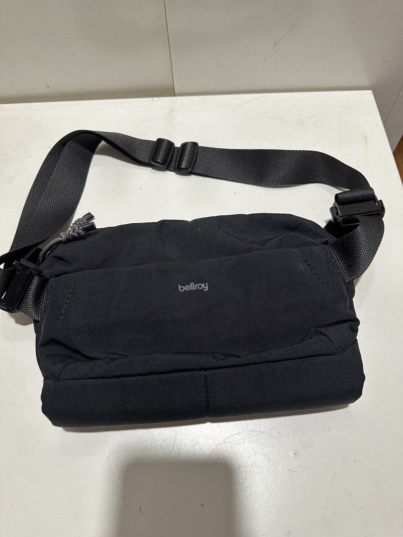 Bellroy Venture Sling Bag - Black (Category: Sling Bags) located in Manila. Submitted by gentletiger_7ad919 (Listing ID 1462566281, Image 1). Description: .