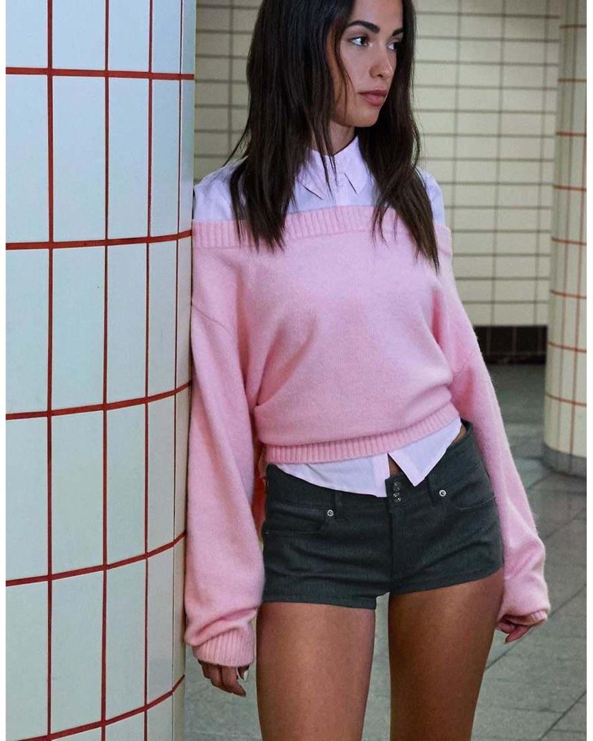Bershka Tailored Mini Shorts (Category: Shorts) located in Bocaue. Submitted by vanessaolmedo (Listing ID 1462574035, Image 2). Description: Brand new with tag Eur 40 on tag.