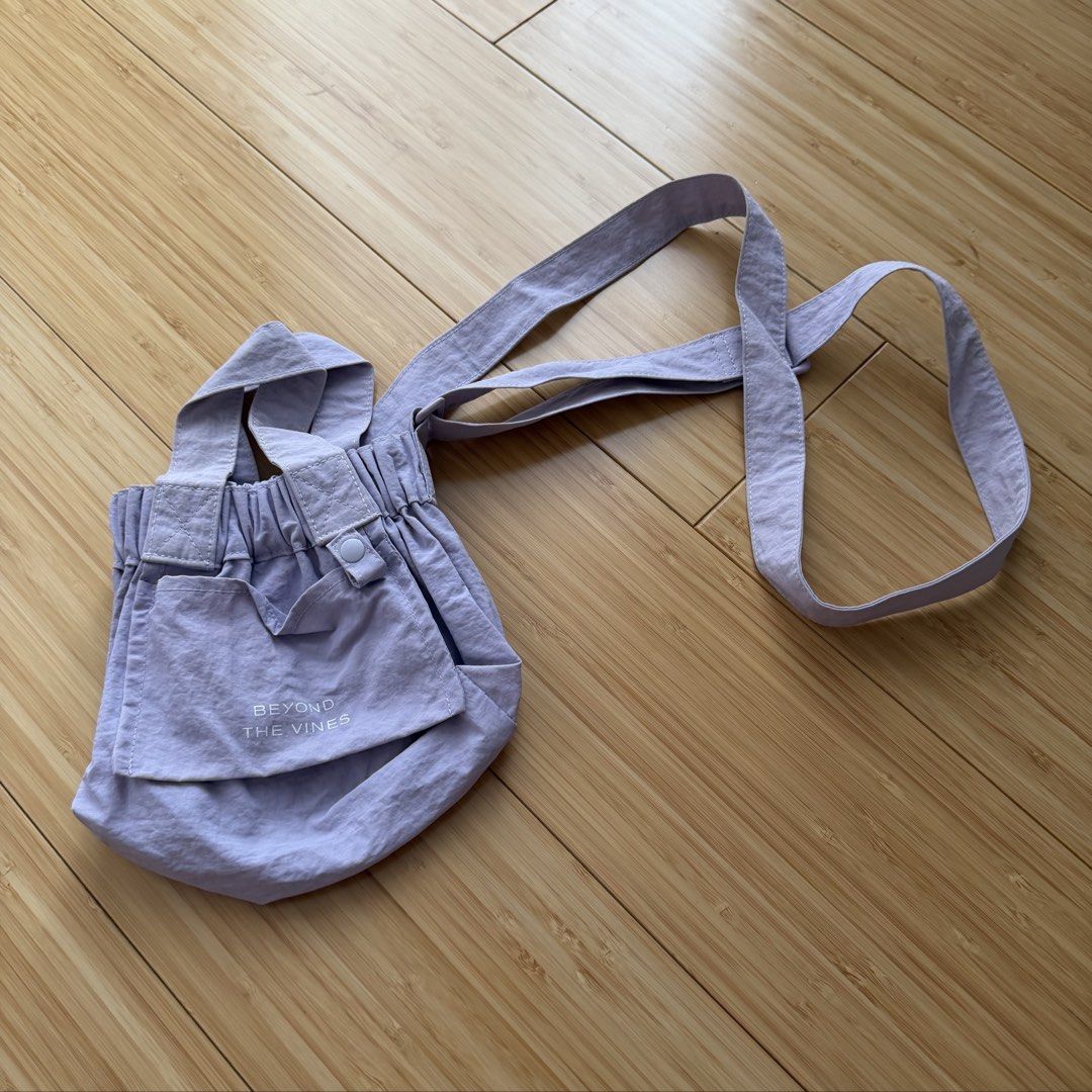 Beyond The Vines XS Dumpling Bag (Category: Tote Bags) located in General Santos City (Dadiangas). Submitted by giamaguas (Listing ID 1462559801, Image 1). Description: Still in excellent condition.