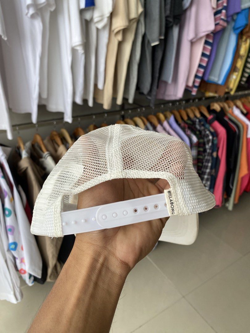 Billabong (Category: Caps & Hats) located in Bago City. Submitted by miggy2828 (Listing ID 1462508932, Image 3). Description: Billabong Osfa Excellent No flaws.