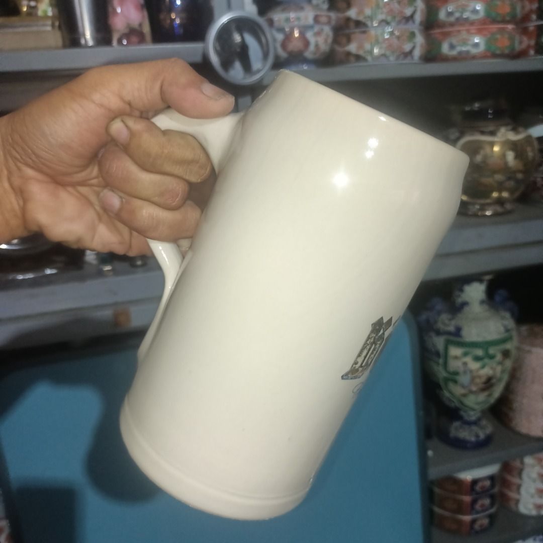 Bitburger Beer Stein 1Liter (Category: Beverages) located in Munoz. Submitted by larryc1212 (Listing ID 1462475187, Image 1). Description: - Brand: Bitburger - Capacity: 1 Liter - Material: Ceramic - Design: Classic beer stein with Bitburger logo and German text - Ideal for: Beer enthusiasts, collectors, home bars Disclaimer: Item may include some scratches due to age, as is were is basis Item can be pick up in our Japan surplus shop located in M