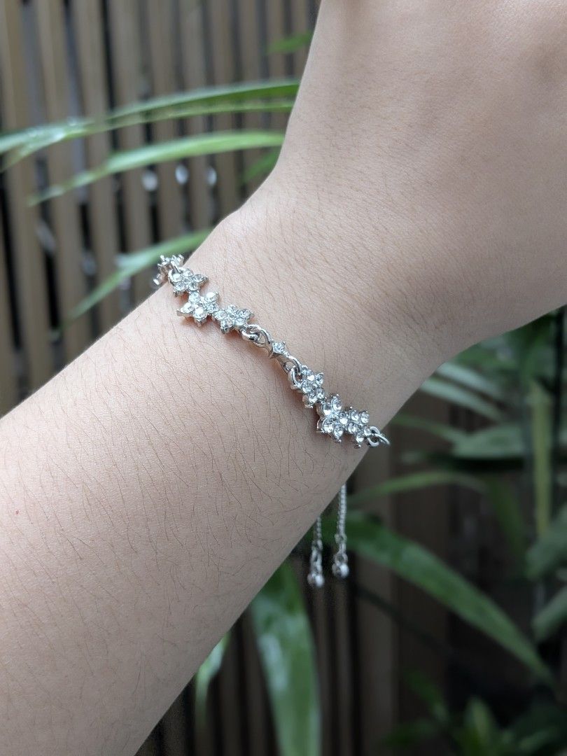 BKK Sparkling Crystal Embellished Bracelet (Category: Bracelets) located in Quezon City. Submitted by nnncorner (Listing ID 1462584822, Image 3). Description: BKK Sparkling Crystal Embellished Bracelet Hypoallergenic Non tarnished (Not for acidic) Fits 15-21 cm wrist Adjustable With box 680.