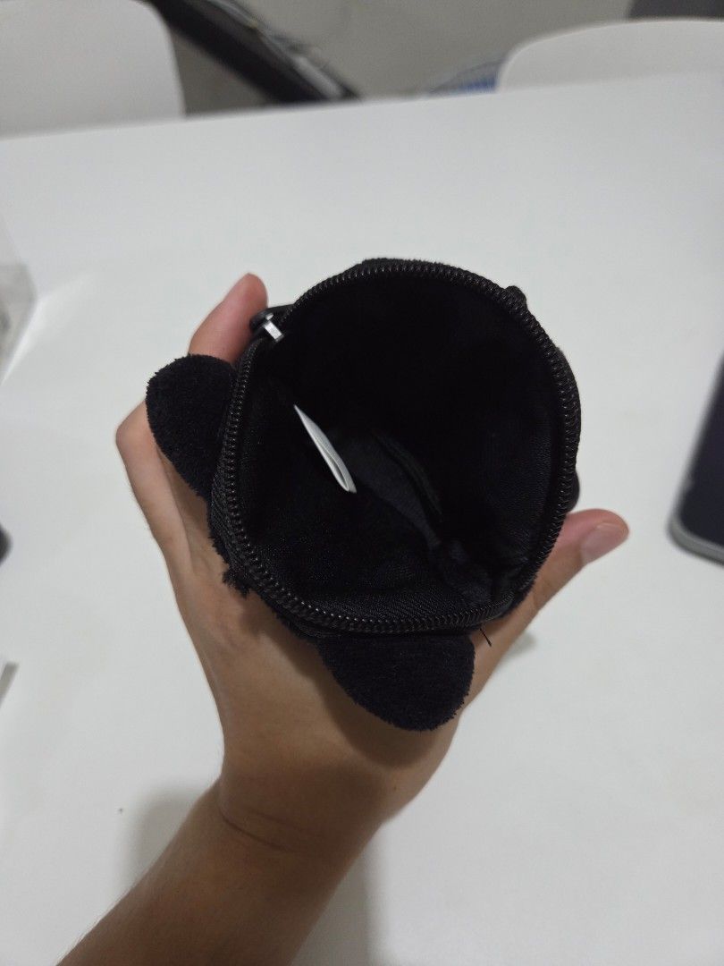 Black Cat Plush Coin Pouch with Zipper (Category: Other Stationery & Craft) located in Quezon City. Submitted by keywayelih (Listing ID 1462629414, Image 3). Description: SELLING P200.00 Black Cat Purse w/ Hook Used RFS: Decluttering MOP: GCash, Maya, Bank Transfer, Cash MOD: Grab, Lalamove, Borzo, Pick-Up Location: West Avenue, Quezon City.