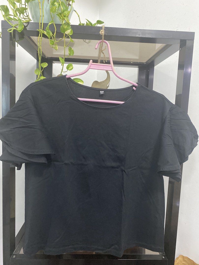 Black Cotton Tees (Category: Shirts) located in Quezon City. Submitted by zaffiro98 (Listing ID 1462512720, Image 1). Description: fits L to Semi- XL Bustline 39” Waistline 39” Length 21” .