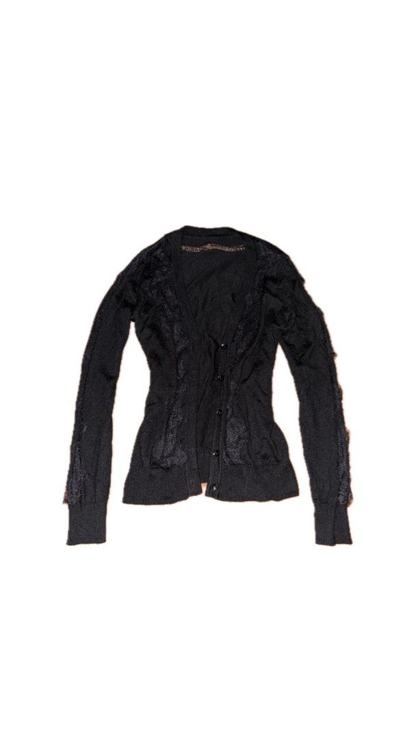 Black Detailed Alternative Long Sleeves (Category: Longsleeves) located in Taguig. Submitted by weidhen (Listing ID 1462565942, Image 1). Description: .