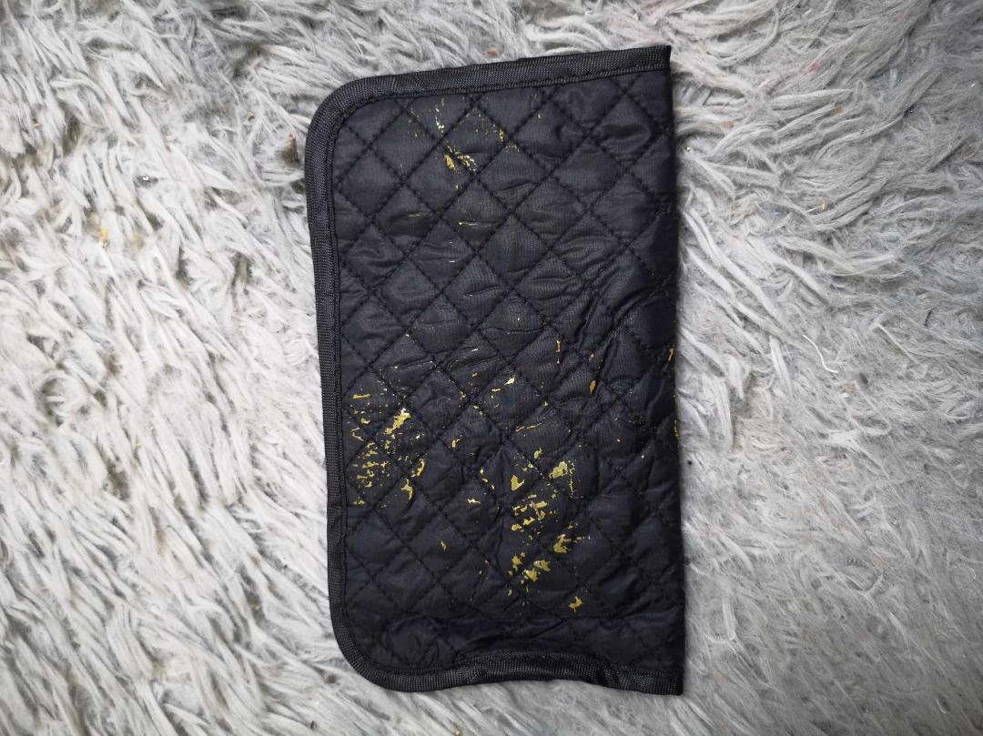 Black Fabric Bifold Pouch (Category: Wallets & Card holders) located in Santa Cruz. Submitted by jmy_surplus.2 (Listing ID 1462672129, Image 2). Description: Size ; L - 5 W - 8.4 Color ; Black Type ; Wallet Brand ; No brand Material ; Nylon Style ; Black Quilted Wallet With Built In Organizer LR 129 JMY 1 Batch #221.