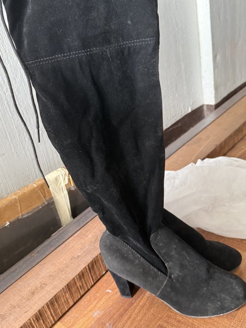 Black long boots (Category: Boots) located in Quezon City. Submitted by StylePoise (Listing ID 1462647234, Image 1). Description: STYLE POISE ✨ 2nd hand items | Pre-loved items 📦 Delivery Mode of Payment: GCASH Mode of Delivery: GRAB/LALAMOVE/GOGO XPRESS delivery fee shouldered by buyer .