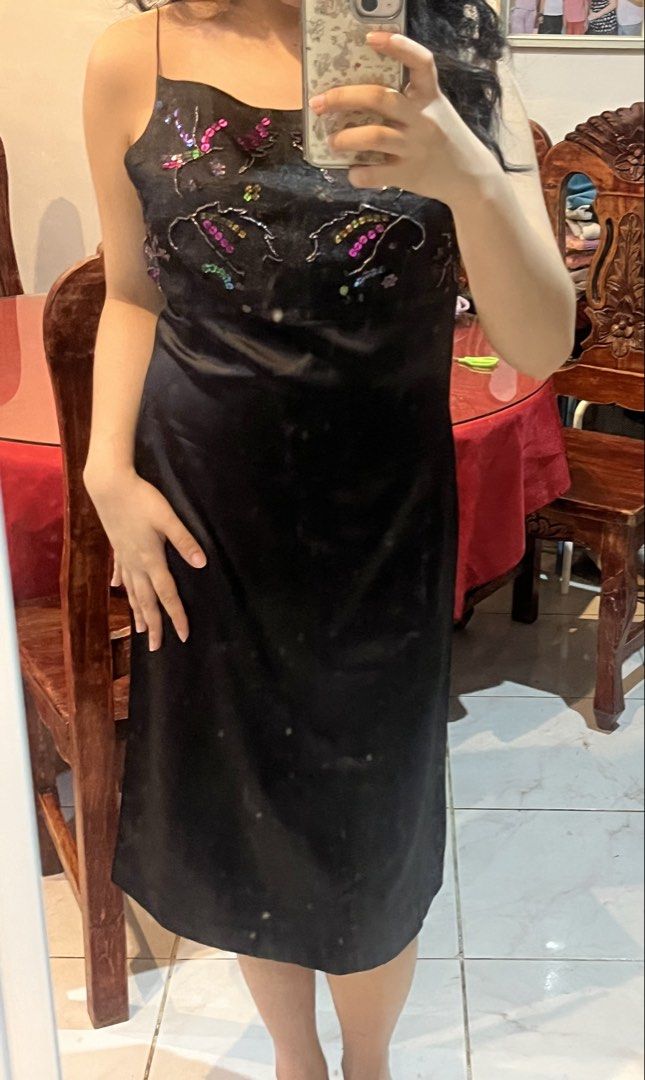 Black sequin spaghetti strap dress (Category: Dresses) located in Manila. Submitted by harpymonetttt (Listing ID 1462650395, Image 1). Description: - Chic black slip dress - Eye-catching colorful sequin embellishments on the bodice (floral & leaf patterns) - Fabric with a slight sheen - Ideal for night outs and parties.