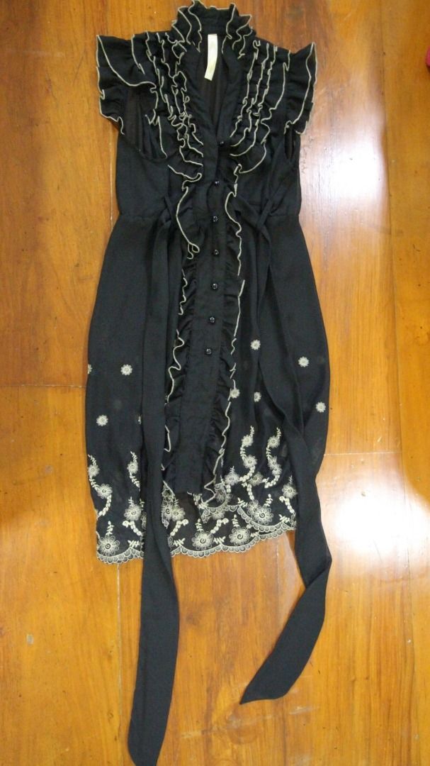 Black Sheer Dress (Category: Dresses) located in Manila. Submitted by chaoticgacha (Listing ID 1462513814, Image 1). Description: [READ DESCRIPTION FIRST BEFORE REQUESTING] - MOD: Grab or J&T (may change depending on location) - must pay for delivery (bank transfer) - no return, no refund policy Measurements when laid flat: - Chest: 40cm - Length: 88cm - Features delicate embroidery and ruffled details - Versatile for various occasions - Missing 