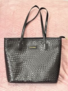 (Category: ) located in . Submitted by nanas_closet756 (Listing ID 1462516673, Image 1). Description: .