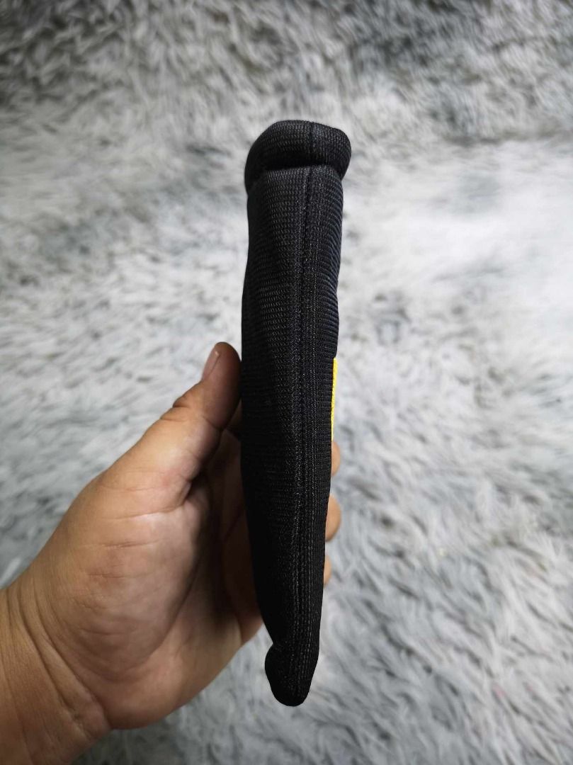 Black With Yellow Coin Purse (Category: Purses & Pouches) located in Santa Cruz. Submitted by jmy_surplus.2 (Listing ID 1462669326, Image 2). Description: Size ; L - 7 W - 4 Color ; Black Type ; Purse Brand ; No brand Material ; Nylno Style ; Black Coin Purse LR 129 JMY 1 Batch #221.