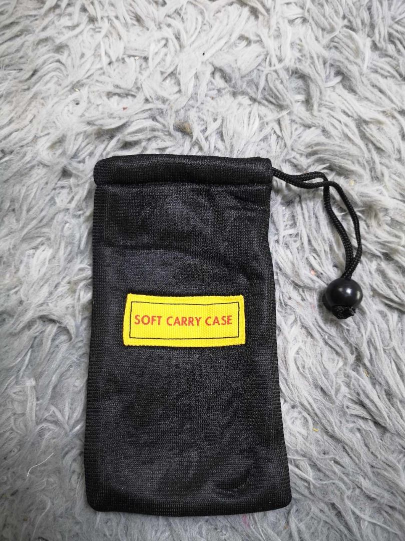 Black With Yellow Coin Purse (Category: Purses & Pouches) located in Santa Cruz. Submitted by jmy_surplus.2 (Listing ID 1462669326, Image 1). Description: Size ; L - 7 W - 4 Color ; Black Type ; Purse Brand ; No brand Material ; Nylno Style ; Black Coin Purse LR 129 JMY 1 Batch #221.