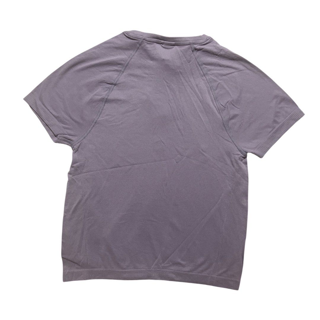 BNWT ONER ACTIVE GO TO SEAMLESS FITTED MID TOP MEDIUM (Category: Activewear) located in Iba. Submitted by xooperfindslb (Listing ID 1462628328, Image 3). Description: Brand new with tag Oner active GO TO SEAMLESS FITTED mid TOP Mild purple Medium on tag No issue Brand new Armpit to armpit width - 14” Length - 18.5”.