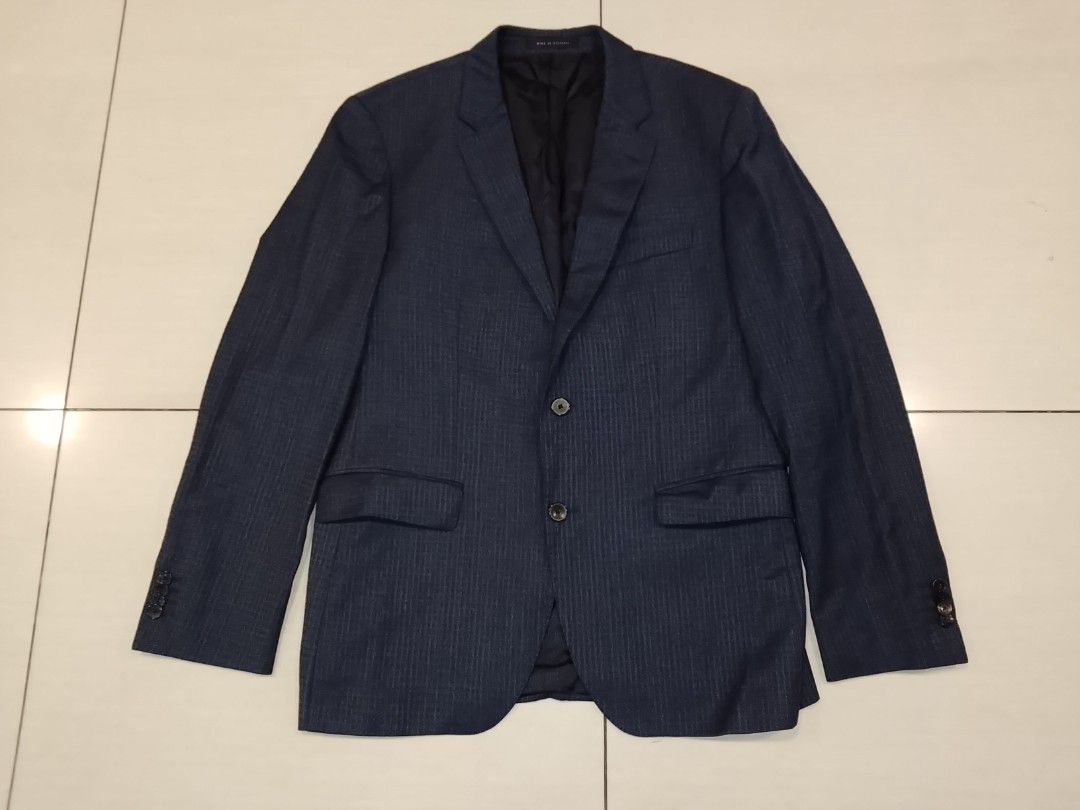 BOSS hugo Boss Johnston 1/ lenon jacket blazer (Category: Coats, Jackets and Outerwear) located in Manila. Submitted by newage.vintage (Listing ID 1462270696, Image 1). Description: - excellent condition - no issue - Authentic hugo Boss blazer jacket - made in Bulgaria - dimes 29X23 - negotiable price.