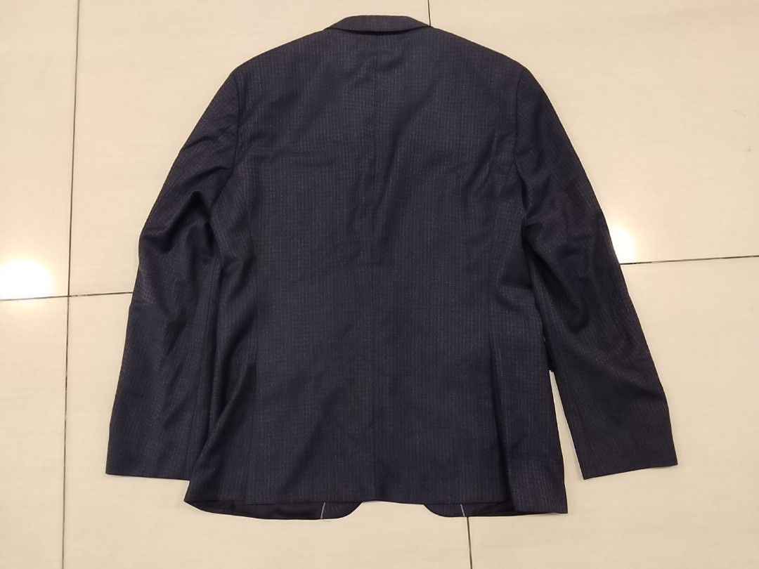 BOSS hugo Boss Johnston 1/ lenon jacket blazer (Category: Coats, Jackets and Outerwear) located in Manila. Submitted by newage.vintage (Listing ID 1462270696, Image 2). Description: - excellent condition - no issue - Authentic hugo Boss blazer jacket - made in Bulgaria - dimes 29X23 - negotiable price.