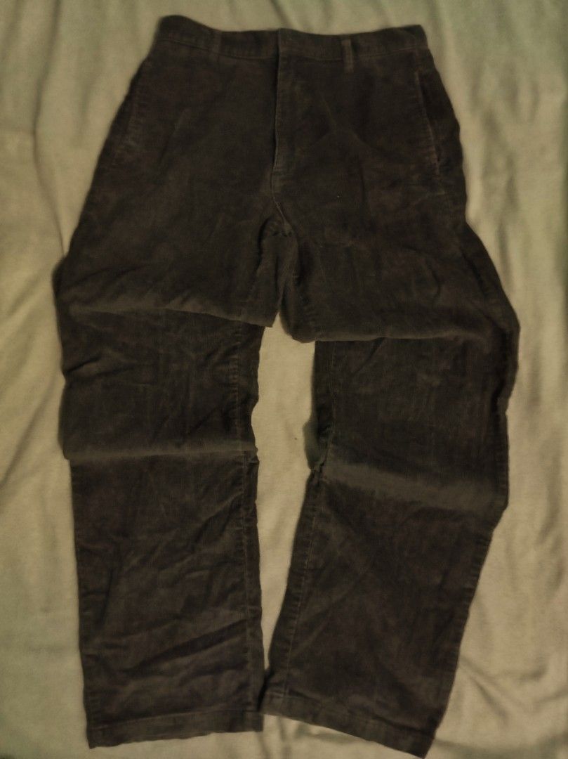 Bossini Black Corduroy Pants (Category: Jeans) located in Mangaldan. Submitted by ig_thriftnidrei (Listing ID 1462597524, Image 2). Description: bossini corduroy w: 31 in (lace) l: 41 in (altered) hem: 9 in condi: 9/10 rtw.