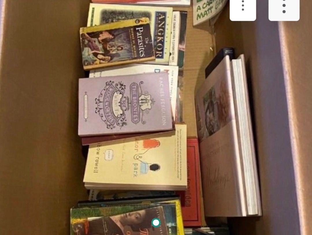 Box of Random Book SALE!! (Category: Storybooks) located in Muntinlupa City. Submitted by lassi2188 (Listing ID 1462447519, Image 1). Description: Boxes of random books for 500 pesos each box. Several boxes available. Type Fiction.