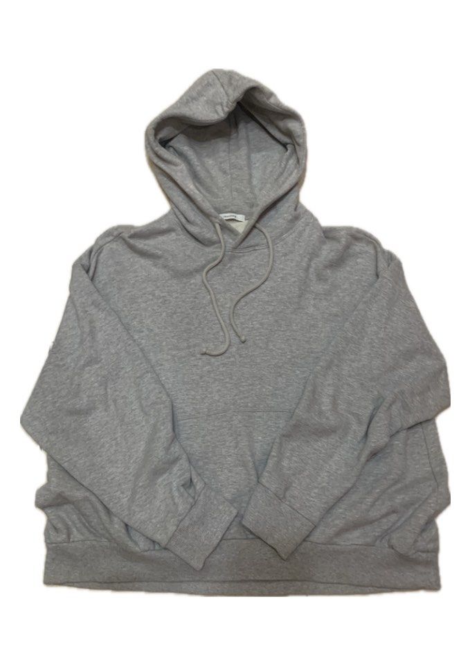 Boxy Grey Hoodie (Category: Hoodies) located in Naga. Submitted by dunxx (Listing ID 1462564684, Image 1). Description: Dimes: 22 x 25 Condition: Good Issue: None (need wash) Mop:Gcash Dm if interested!.