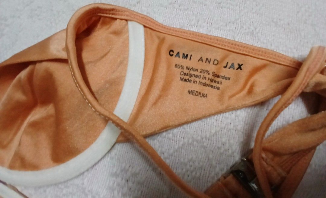 Bra (Category: Others Tops) located in Quezon City. Submitted by charchartindahan (Listing ID 1462619414, Image 3). Description: 🔴thrift, kindly check the photo & need wash before use 🔴Gcash payment, by pick up & Jrs Express 🔴loc.near U.P Diliman Q.V C.