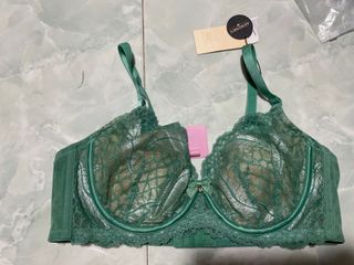 (Category: ) located in . Submitted by lovescarf (Listing ID 1462514749, Image 1). Description: .