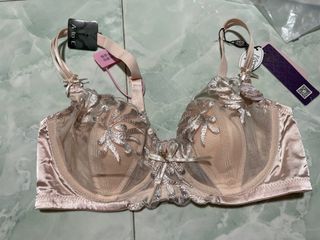 (Category: ) located in . Submitted by lovescarf (Listing ID 1462514211, Image 1). Description: .