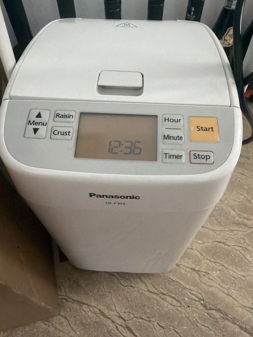 Bread maker (Category: Breadmakers) located in Singapore. Submitted by purewhale.7bda41 (Listing ID 1462483496, Image 1). Description: .