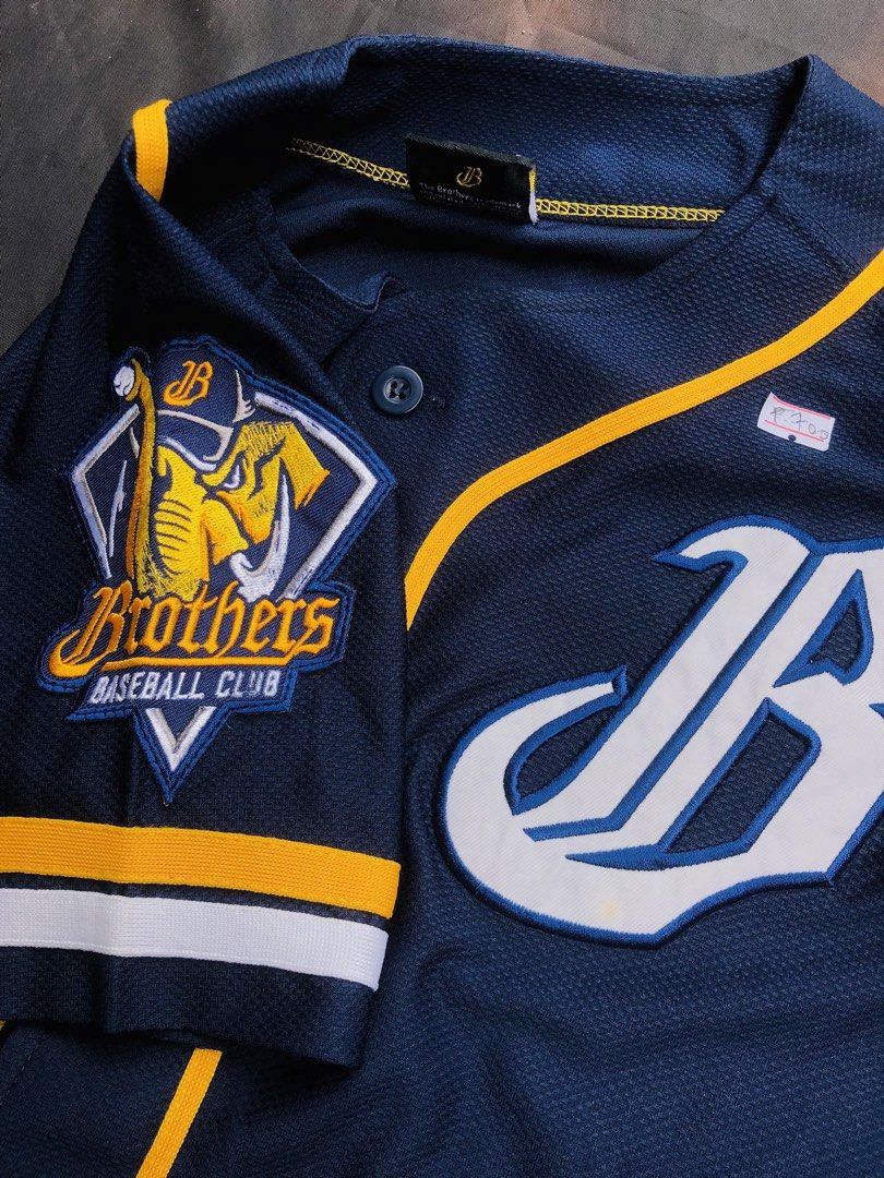 Brothers Y2k Baseball Jersey (Category: Activewear) located in Angeles City. Submitted by wwdrip (Listing ID 1462593217, Image 3). Description: Brothers Y2k Baseball Jersey♻️ •Width : 18 •Length : 26 •Size : S •Color rate : 9.6/10 •Condition : excellent to as new •no issue ₱650.