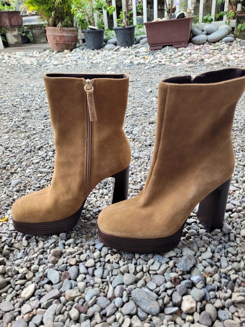 Brown Suede Platform Chunky Heel Ankle Boots (Category: Boots) located in Manila. Submitted by mrs.jane08 (Listing ID 1462491860, Image 3). Description: - Stylish brown suede ankle boots - Easy side zipper closure - Trendy chunky platform and block heel - Versatile: dress up or down - Comfortable for all-day wear.