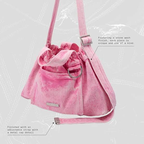 BTV DENIM XS DUMPLING BAG (Category: Cross-body Bags) located in Rizal. Submitted by maeminishop (Listing ID 1462444255, Image 2). Description: 📣 𝘽𝙀𝙔𝙊𝙉𝘿 𝙏𝙃𝙀 𝙑𝙄𝙉𝙀𝙎 𝘽𝘼𝙂𝙎 𝙁𝙊𝙍 𝙎𝘼𝙇𝙀 📣 Rfs: Decluttering 💕 All are original store and website bought for personal use. Letting go of some items which are lightly used to unused. Most are only used once 🤧 some have tags pa. Some have small scratch on metal wear most have no flaws. 