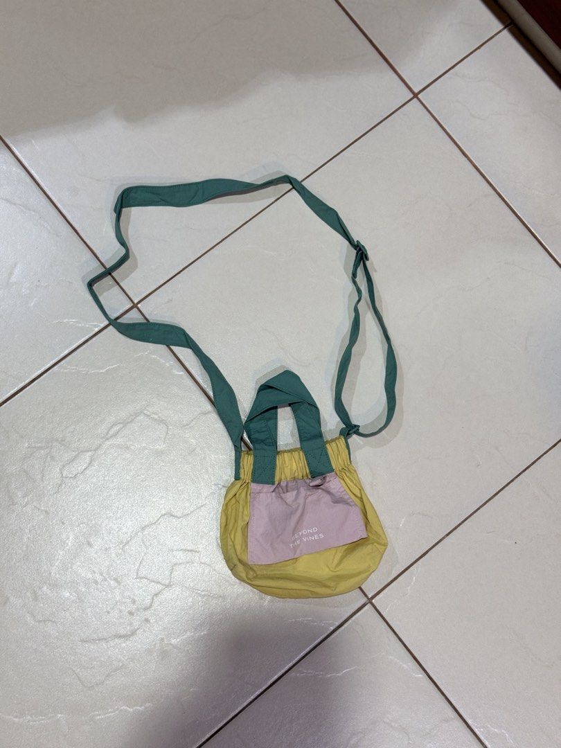BTV MICRO DUMPLING BAG (Category: Cross-body Bags) located in Rizal. Submitted by maeminishop (Listing ID 1462443831, Image 3). Description: 📣 𝘽𝙀𝙔𝙊𝙉𝘿 𝙏𝙃𝙀 𝙑𝙄𝙉𝙀𝙎 𝘽𝘼𝙂𝙎 𝙁𝙊𝙍 𝙎𝘼𝙇𝙀 📣 Rfs: Decluttering 💕 All are original store and website bought for personal use. Letting go of some items which are lightly used to unused. Most are only used once 🤧 some have tags pa. Some have small scratch on metal wear most have no flaws. 🙅�